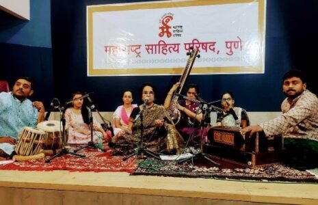 साहित्य पंढरीत विठू नामाचा गजर साहित्य पंढरीत विठू नामाचा गजर